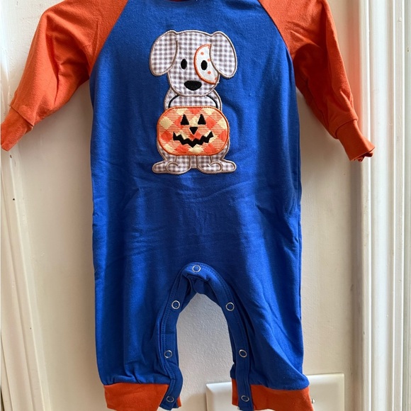 New Trick or Treat Puppy Halloween Hooded Romper - Picture 3 of 9
